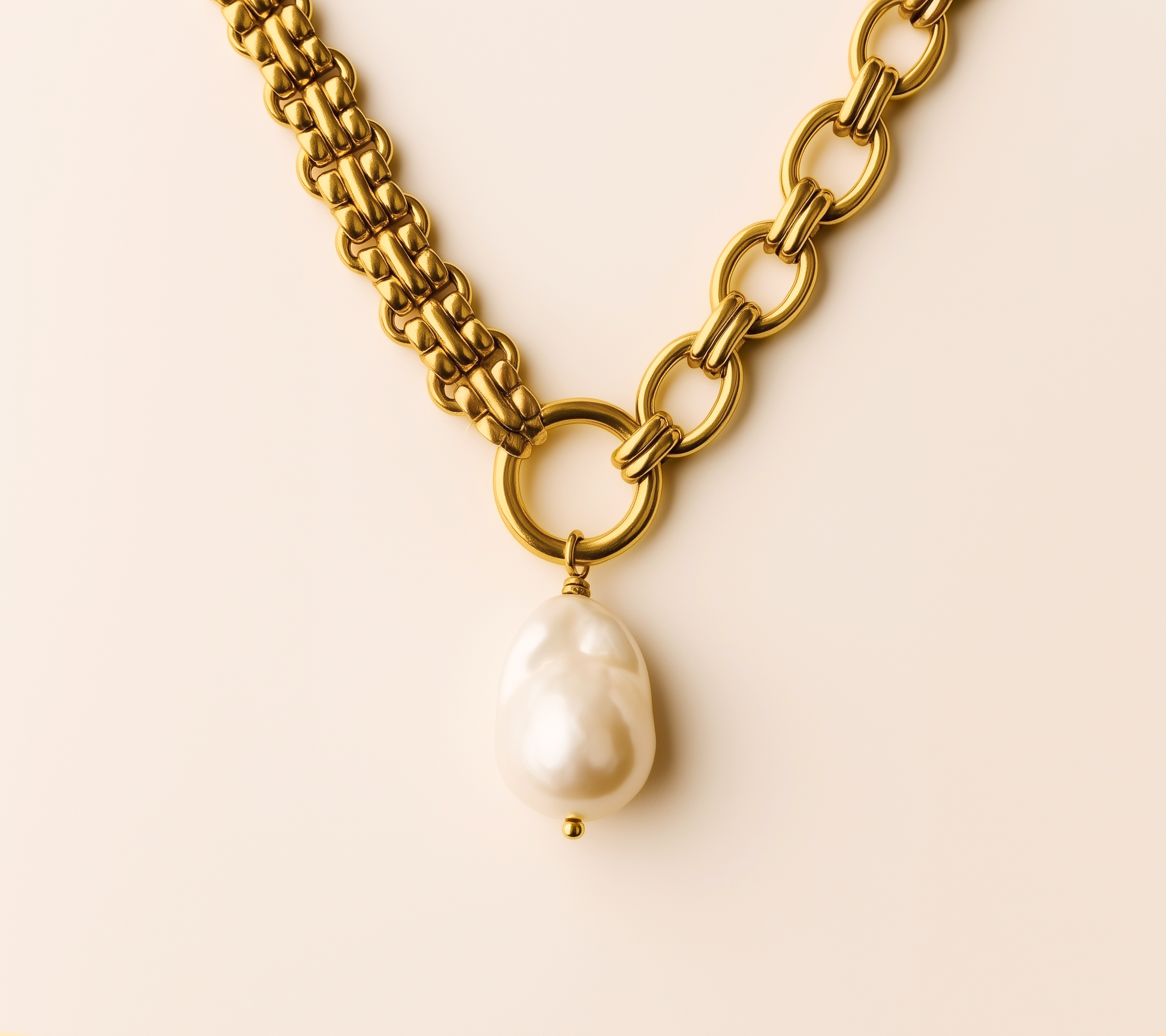 Collier Almera